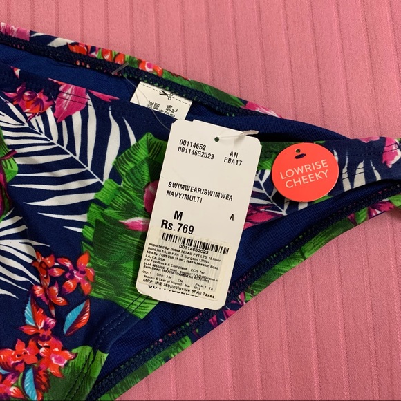 ❌ SOLD ❌ Forever 21 Cute Summery Beachwear - 2 for ₹550 - Picture 6 of 8